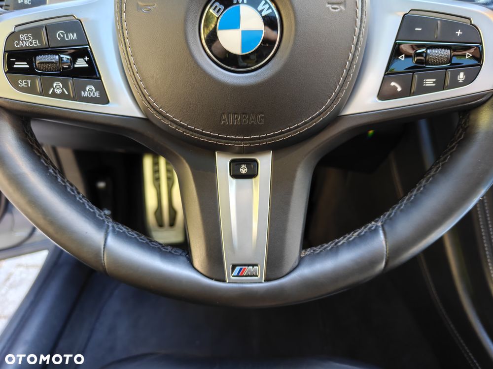 BMW Seria 8 - 19