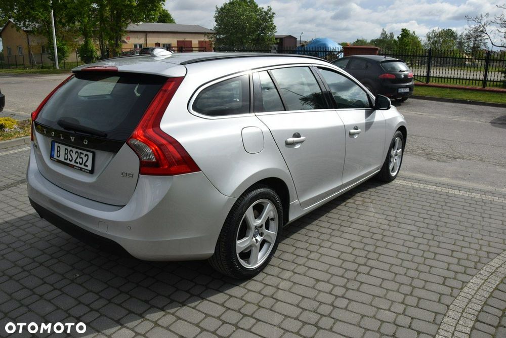 Volvo V60 D4 Momentum - 16