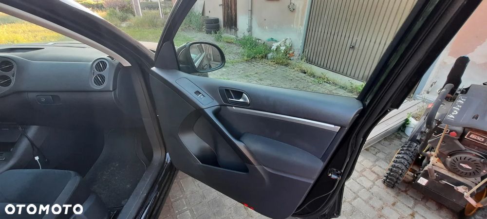 Volkswagen Tiguan - 12
