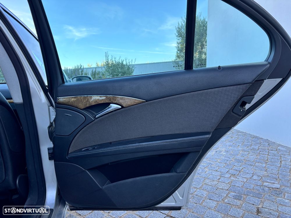 Mercedes-Benz E 220 CDi Avantgarde Aut. - 20