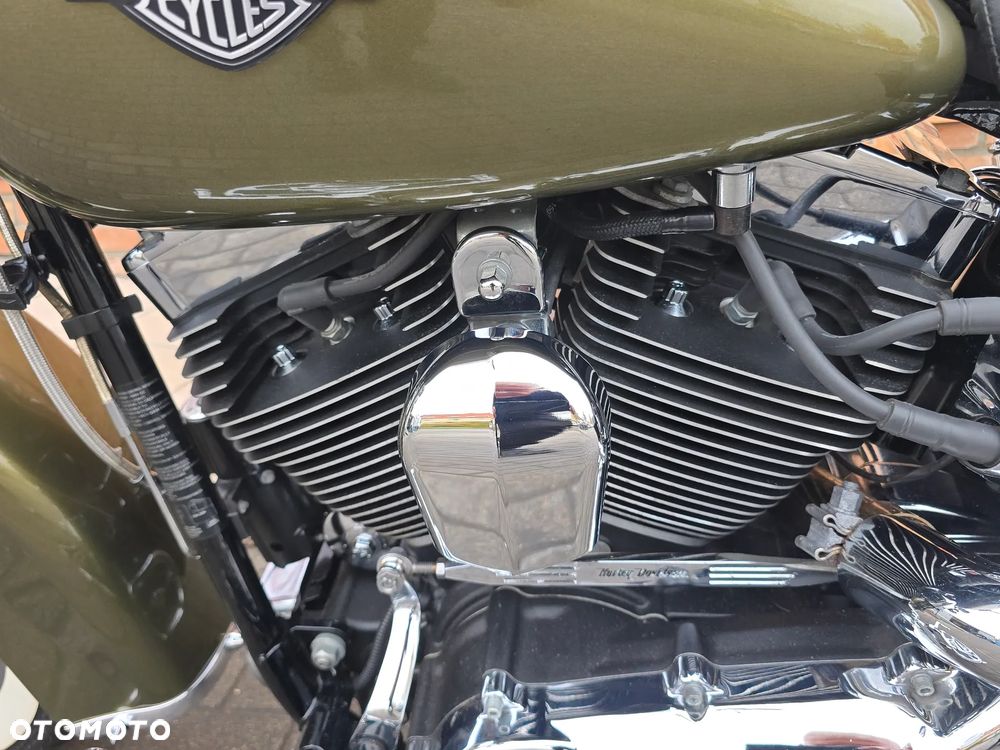 Harley-Davidson Softail Heritage Classic - 29