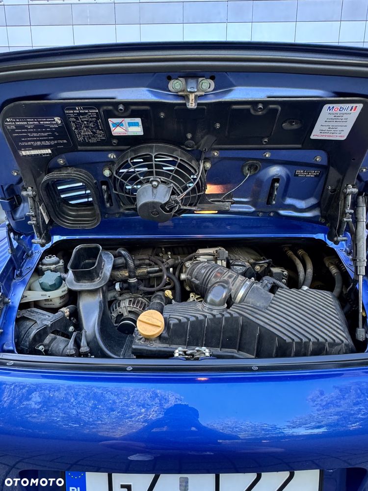 Porsche 911 Carrera - 18