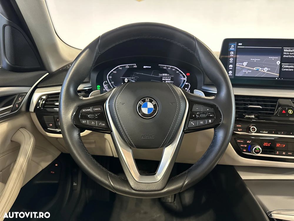 BMW Seria 5 530e Aut. - 16
