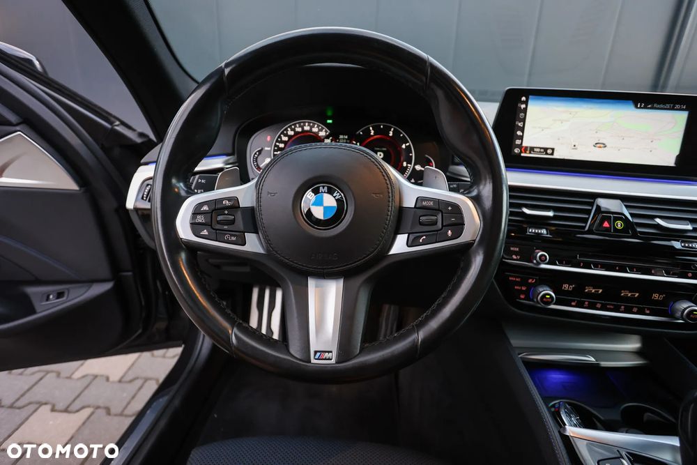 BMW Seria 5 520d xDrive M Sport sport - 33