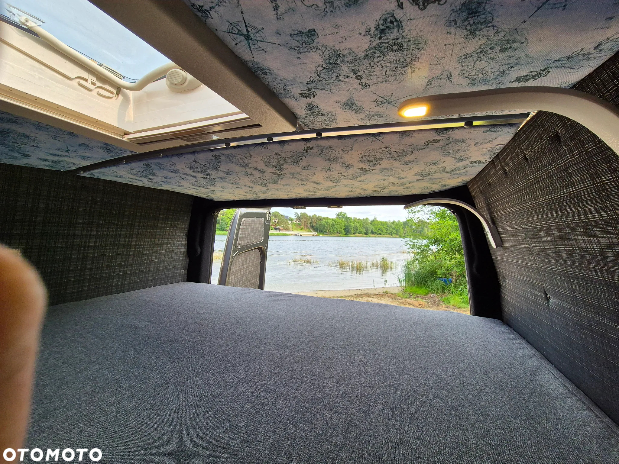 Mercedes-Benz Sprinter 319 - 11