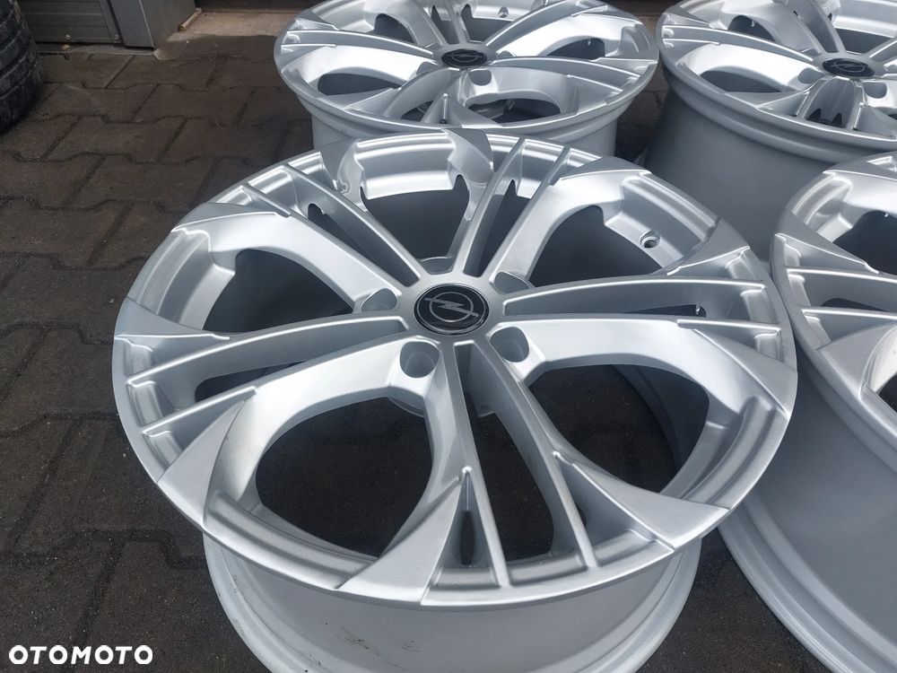 FELGI ALUFELGI R18 8.5J ET38 5X120 JAK NOWE! PROSTE! OPEL INSIGNIA BMW E60 E90 - 8
