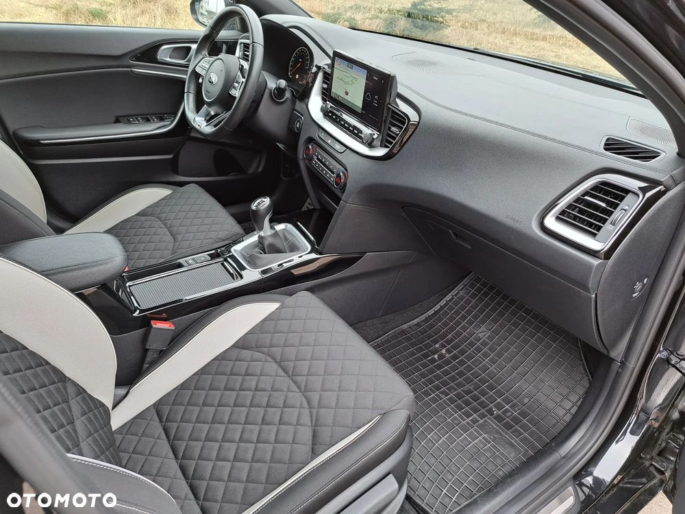 Kia ProCeed 1.5 T-GDI GT Line - 20