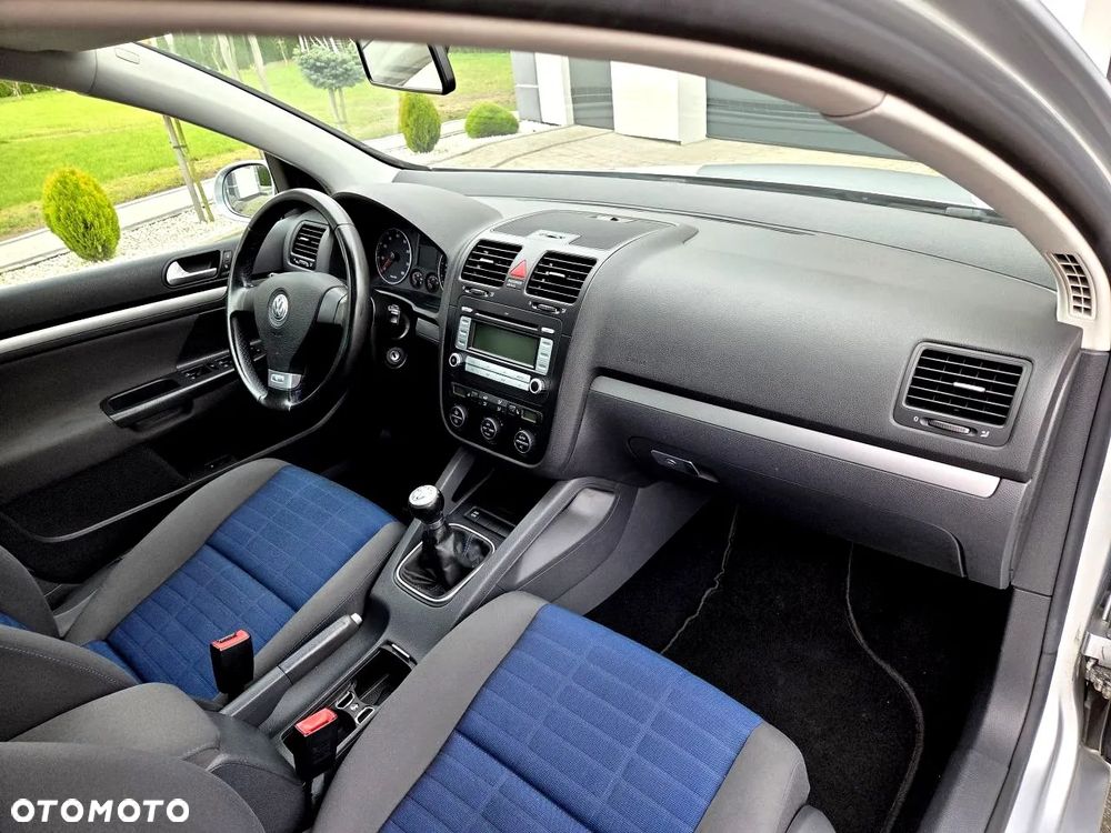 Volkswagen Golf - 18