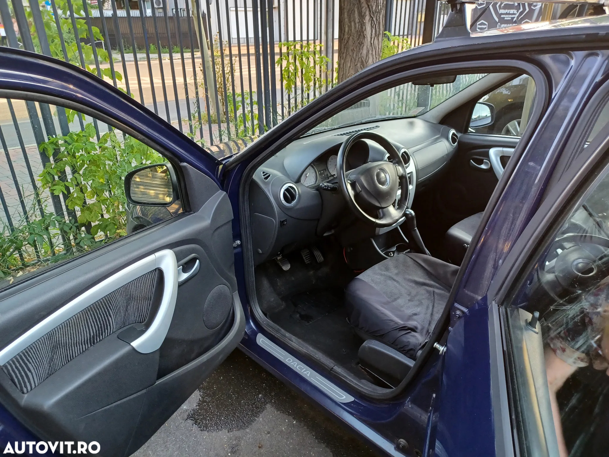 Dacia Logan 1.2 16V Laureate - 7
