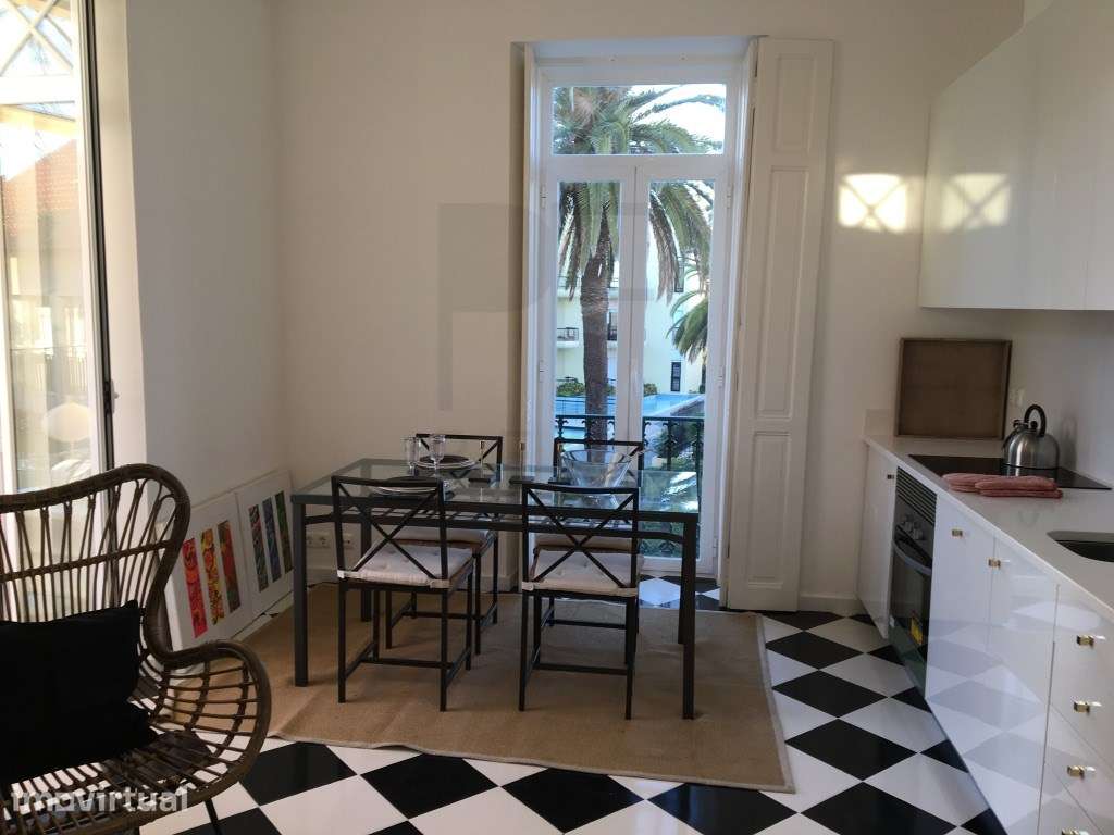 Estoril | Azarujinha. Vista de Mar | Apartamento T1 num Chalet com ... - Grande imagem: 5/12