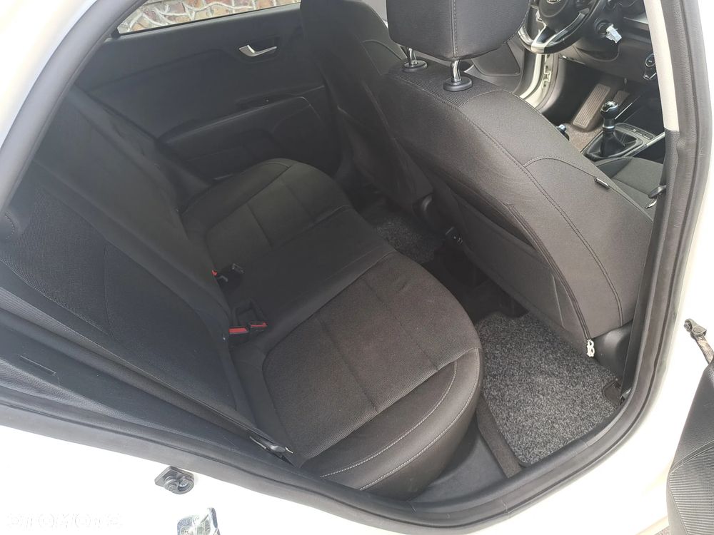 Kia Rio 1.2 L Business Line - 13