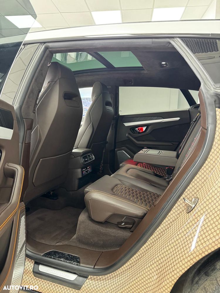 Lamborghini URUS Standard - 17