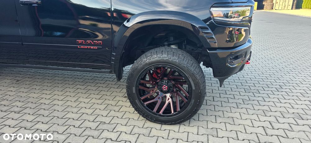 RAM 1500 5.7 Crew Cab Shortbed Limited Black - 11