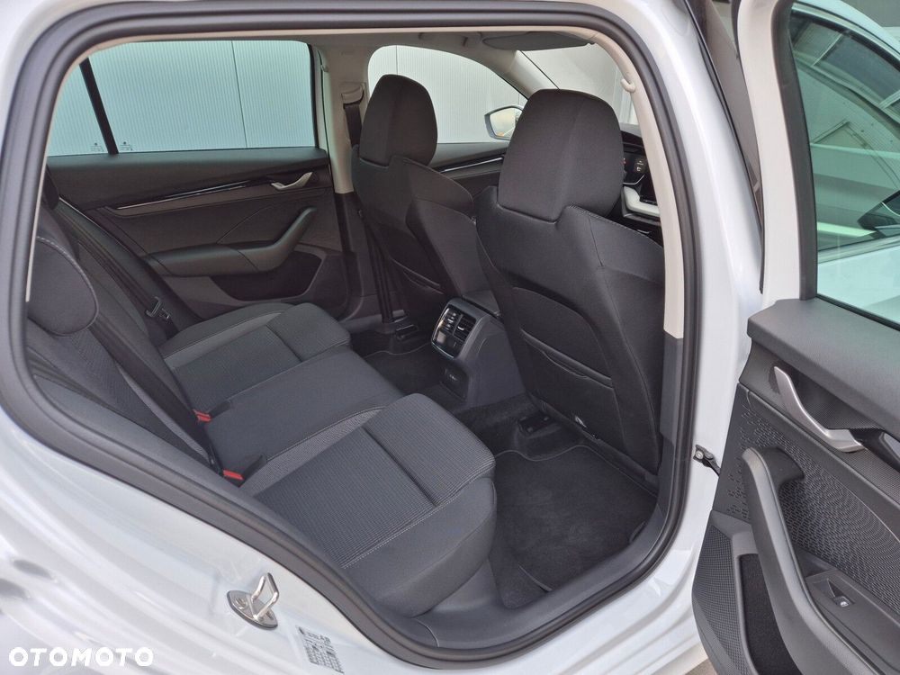 Skoda Octavia 2.0 TDI Edition 130 Selection DSG - 13