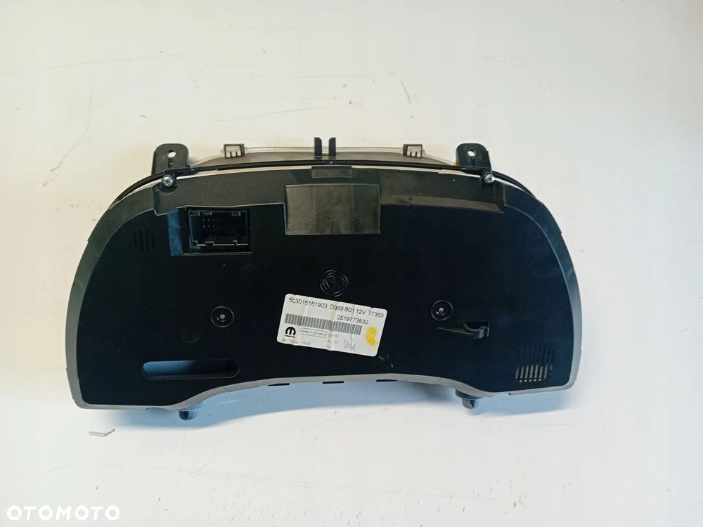 LICZNIK ZEGAR FIAT DOBLO II OPEL COMBO D 0519773830 1.6 M-JET - 2