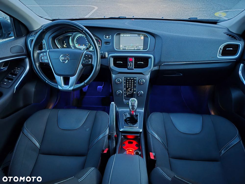 Volvo V40 D2 Momentum - 6