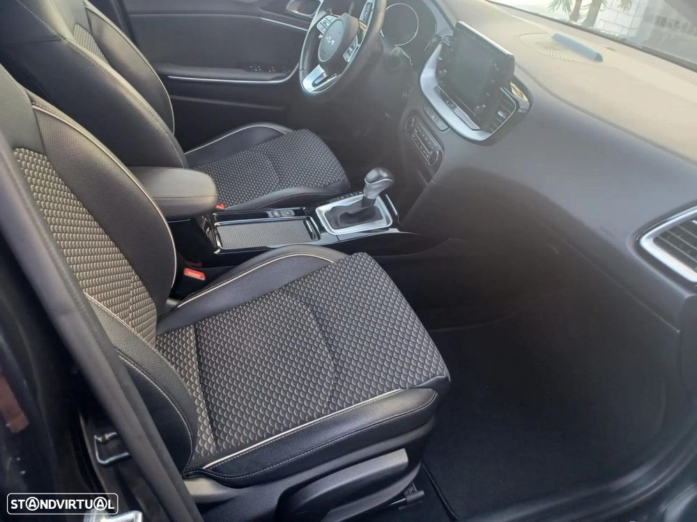 Kia XCeed 1.6 GDi PHEV Drive - 13