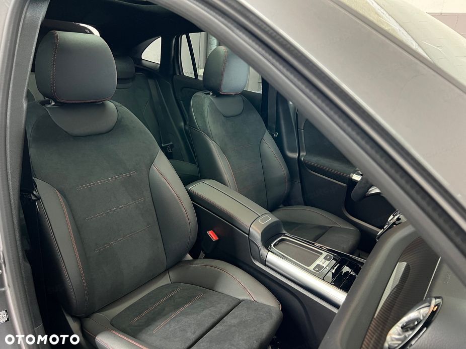 Mercedes-Benz GLA - 10