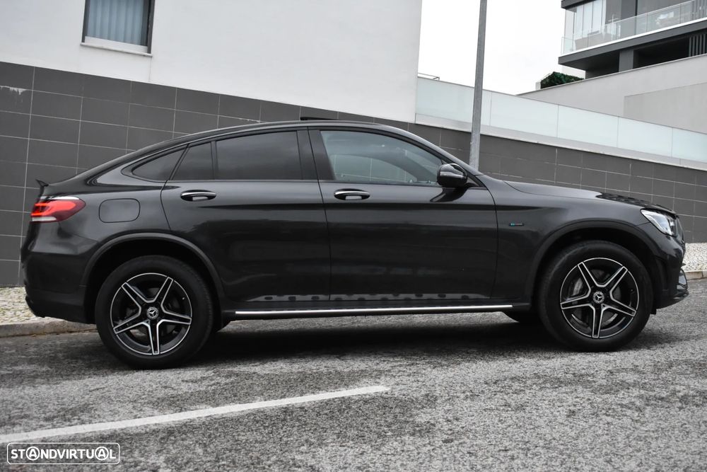 Mercedes-Benz GLC 300 e Coupe 4Matic 9G-TRONIC AMG Line - 12