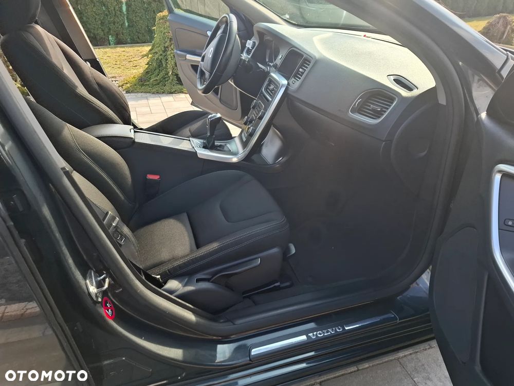 Volvo S60 D2 Momentum - 15