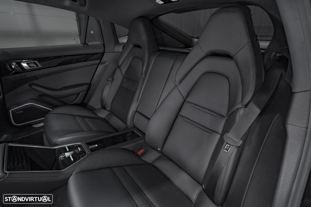 Porsche Panamera 4 E-Hybrid Platinum Edition - 31