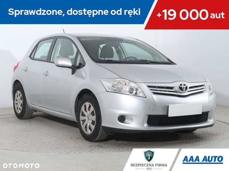 Toyota Auris - 1