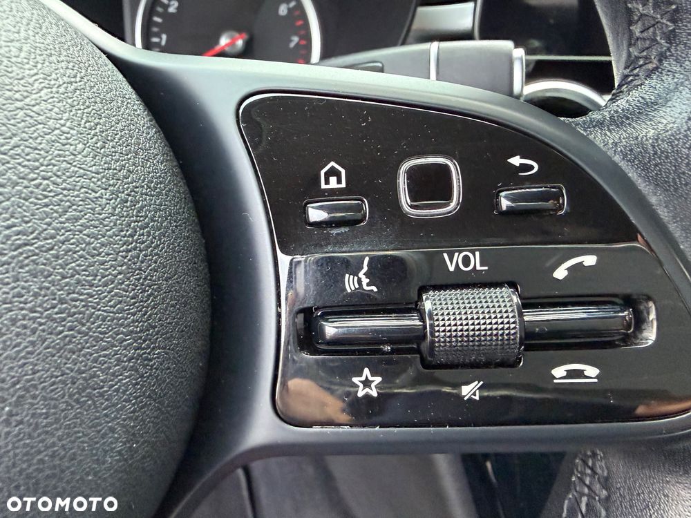 Mercedes-Benz Klasa C 160 Business Edition 9G-TRONIC - 19