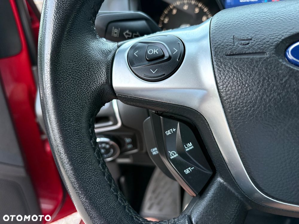 Ford Focus SW 1.0 EcoBoost S&S ST-Line - 23