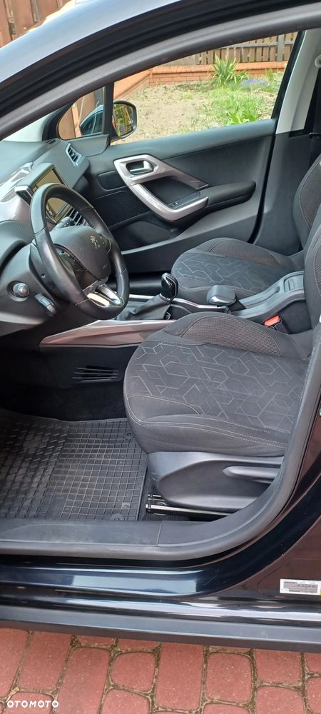 Peugeot 2008 PureTech 82 Style - 4