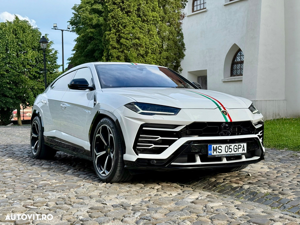 Lamborghini URUS Standard