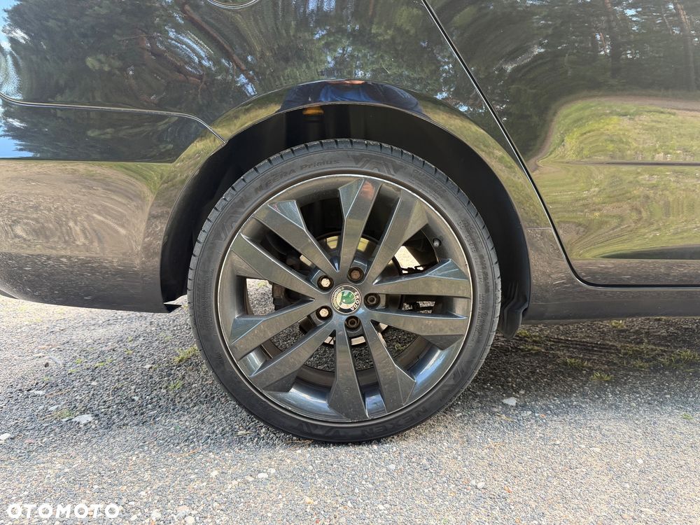 Skoda Fabia 1.4 TSI DSG RS - 18