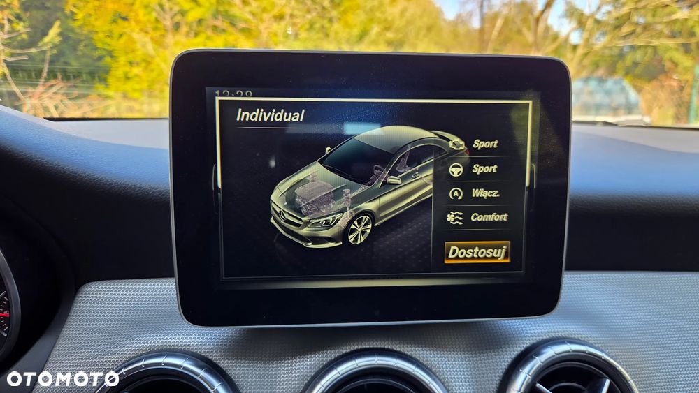 Mercedes-Benz CLA 180 7G-DCT Urban - 11