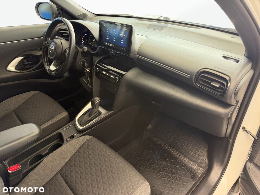 Toyota Yaris Cross - 17