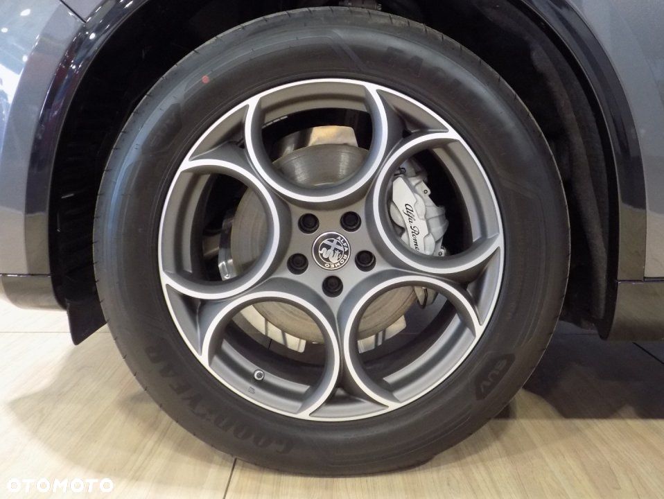 Alfa Romeo Stelvio - 9