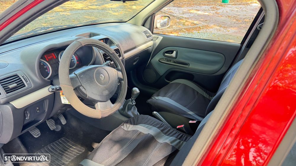 Renault Clio 1.2 16V SE Extreme - 13