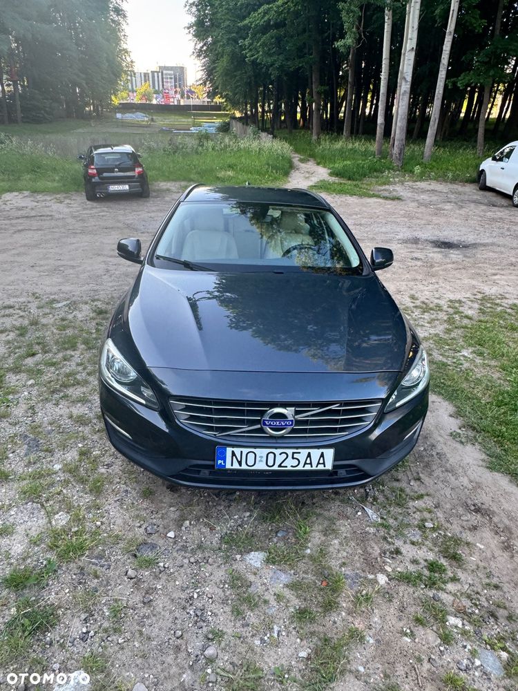 Volvo V60 D4 Summum - 1