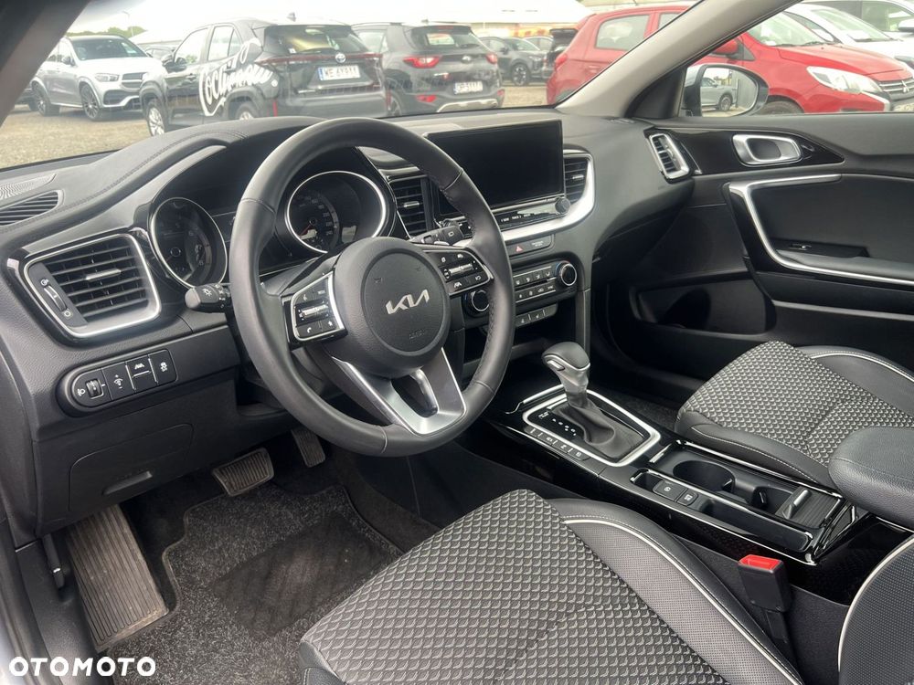 Kia Ceed - 10
