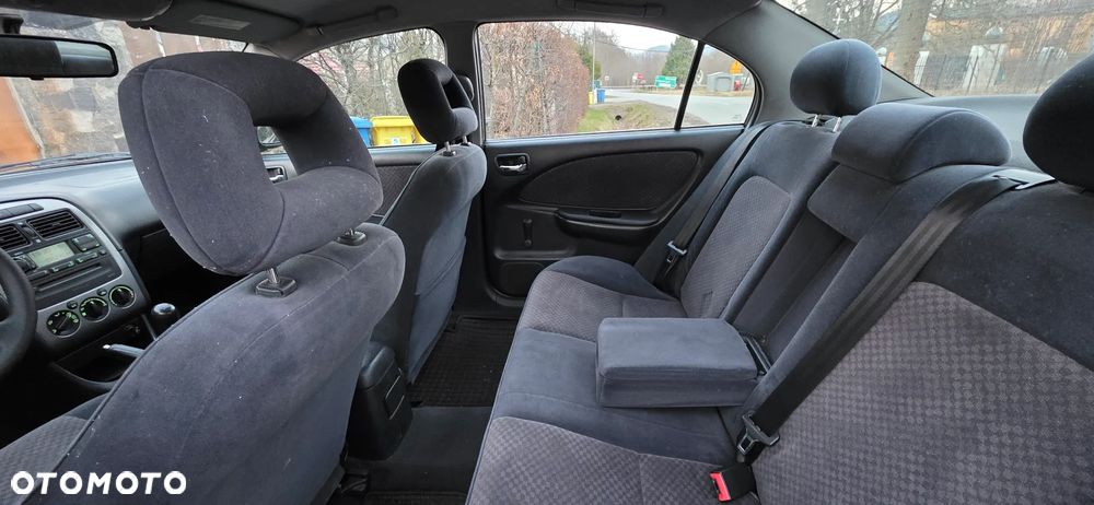 Toyota Avensis 1.6 VVT-i Terra Plus - 33