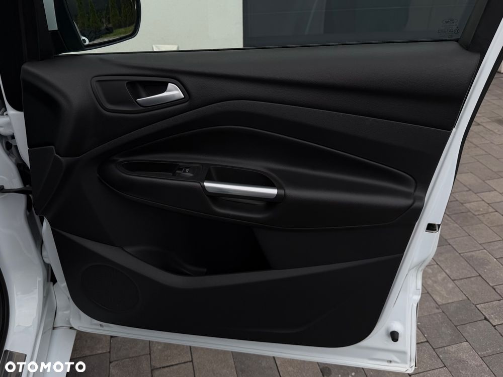 Ford Kuga 2.0 TDCi 4x4 ST-Line - 28