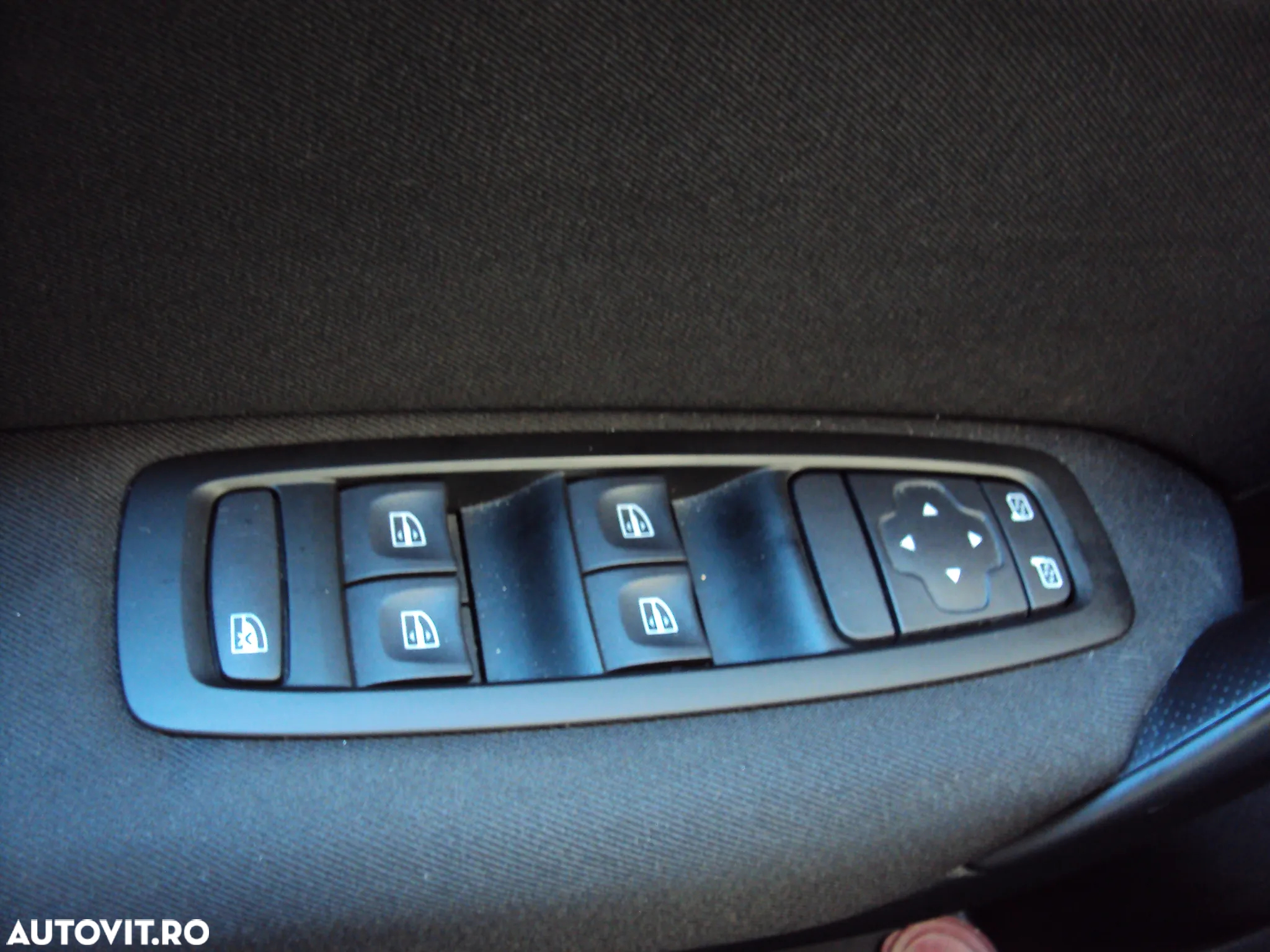 Renault Megane Blue dCi 116 Zen - 10