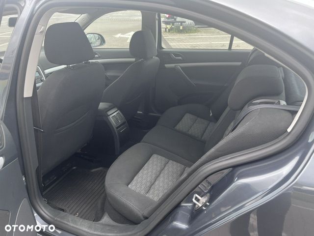 Skoda Octavia 1.8 TSI Ambiente - 14