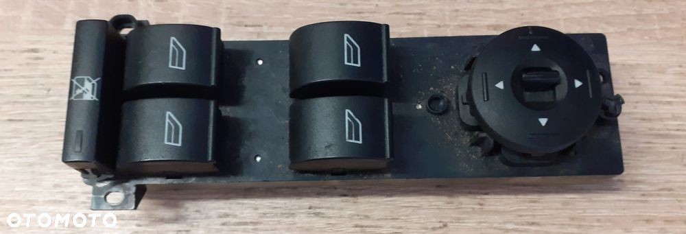 PRZEŁĄCZNIK SZYB DRZWI KIEROWCY FORD FOCUS MK2 - 1