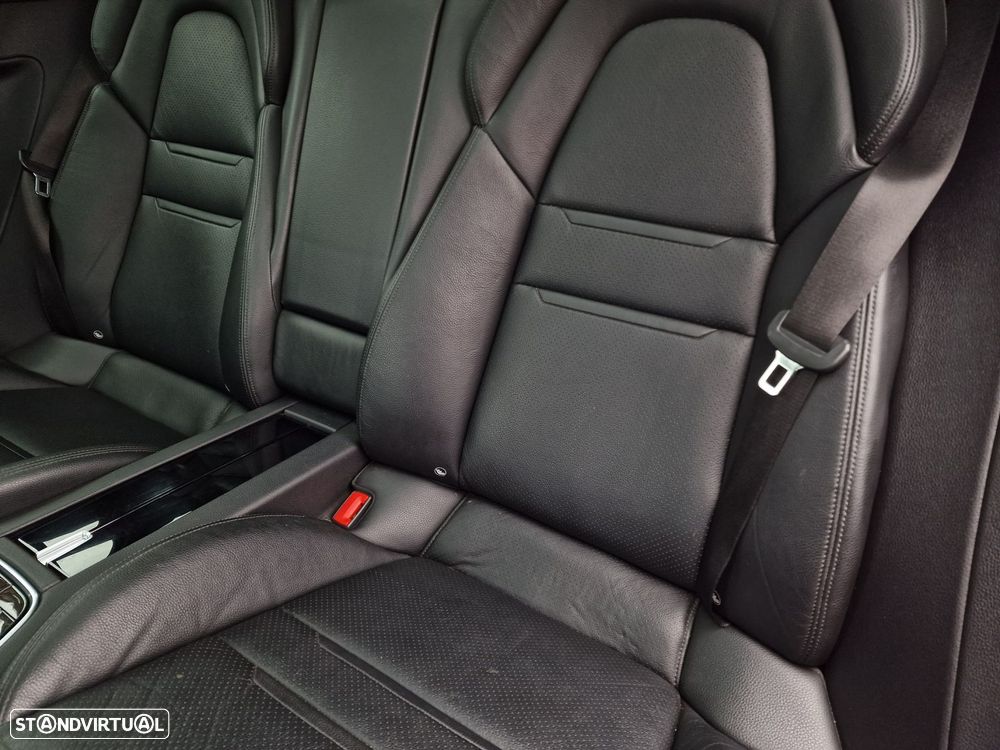 Porsche Panamera 4 E-Hybrid - 15