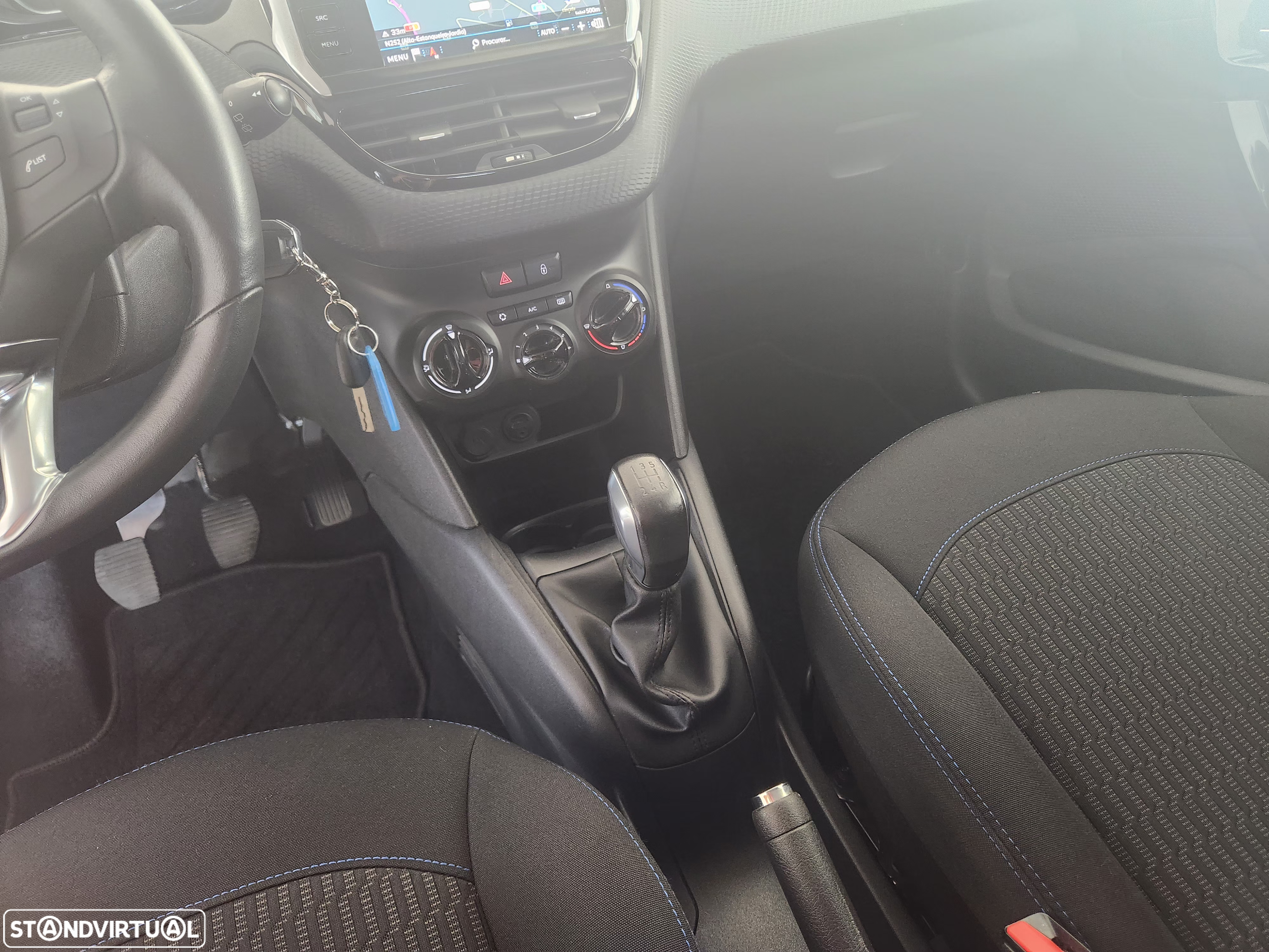 Peugeot 208 1.2 PureTech Style - 43