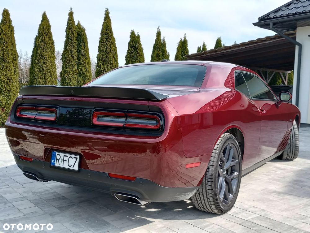 Dodge Challenger - 4