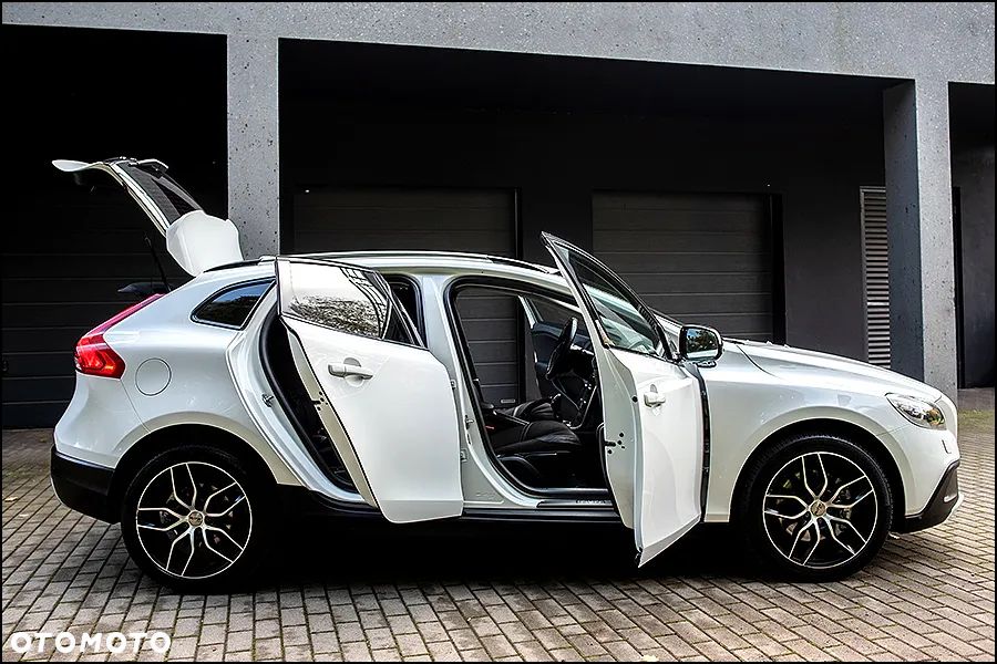 Volvo V40 Cross Country - 14