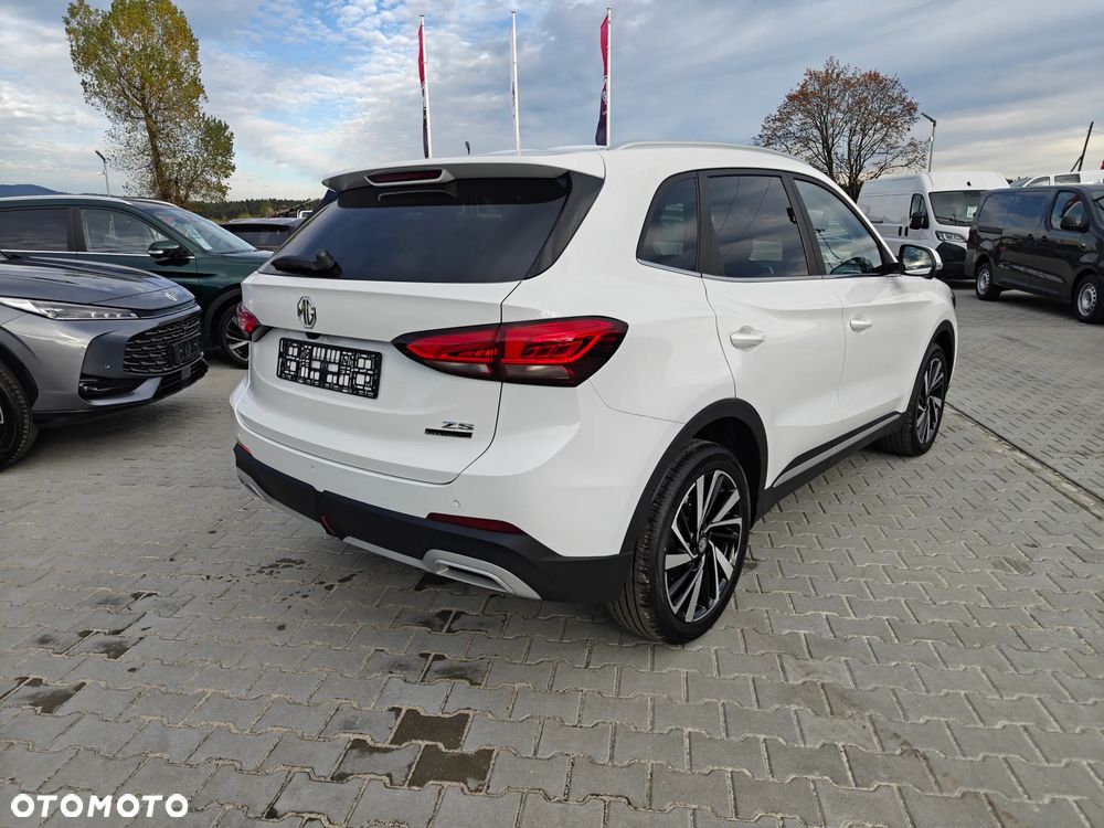 MG ZS Hybrid+ - 5