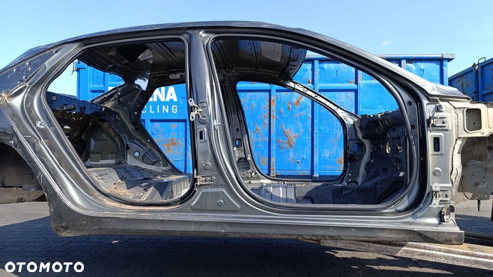 PRÓG PRAWY ĆWIARTKA SŁUPEK EUROPA HYUNDAI ELANTRA VII 2022 - 1