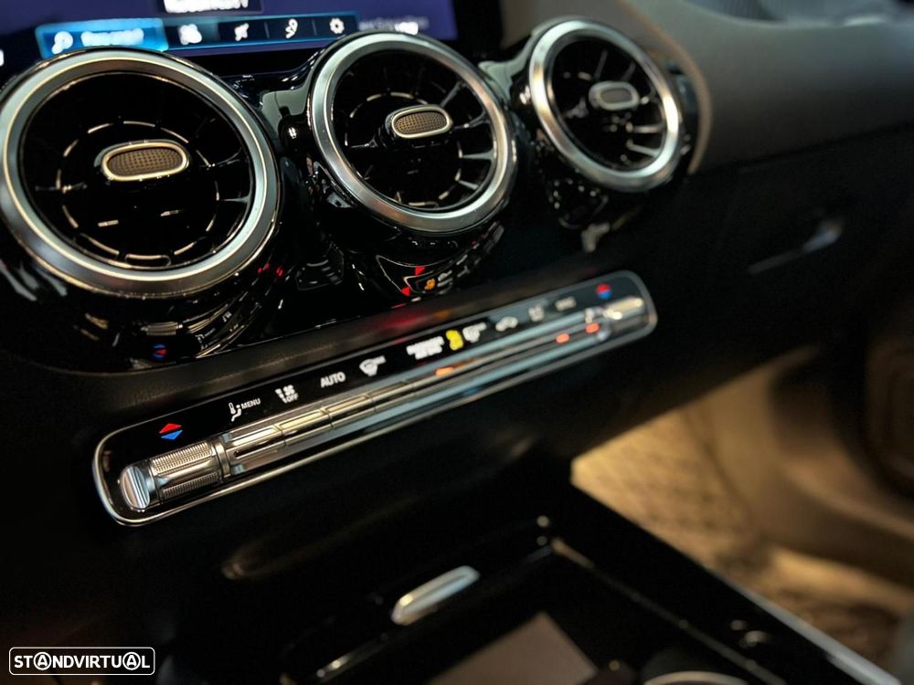 Mercedes-Benz GLA 180 d AMG Line - 12