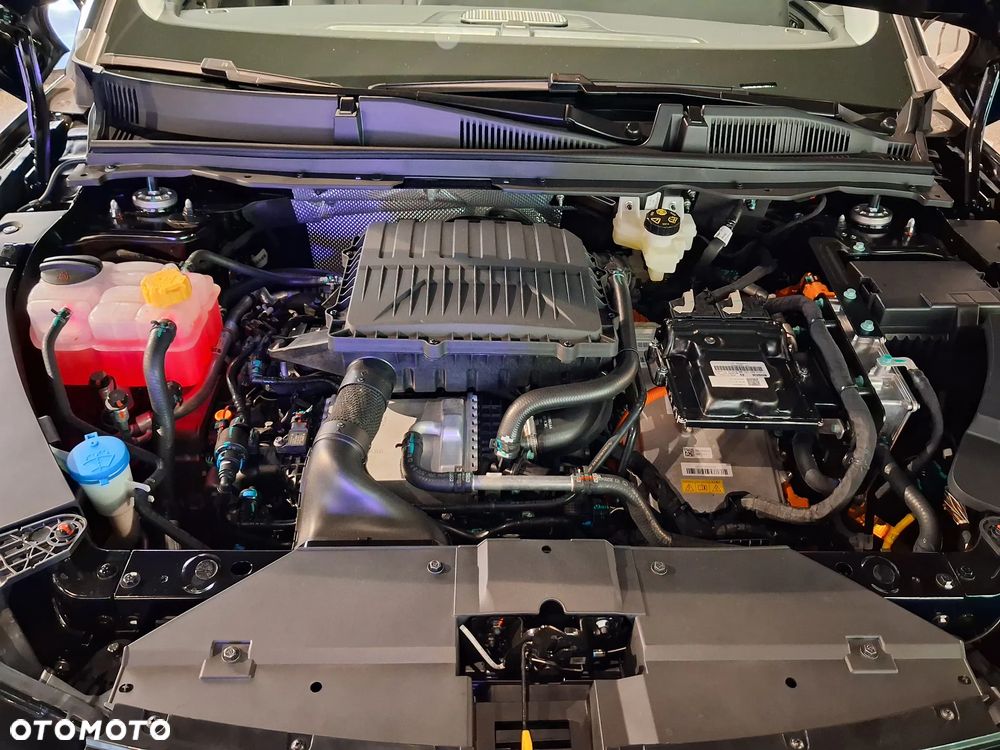 Omoda 5 1.5 T-GDI Hybrid Premium DHT - 8